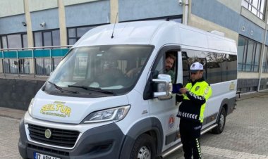 Ayvacık’ta okul çevreleri ve servis araçları denetlendi